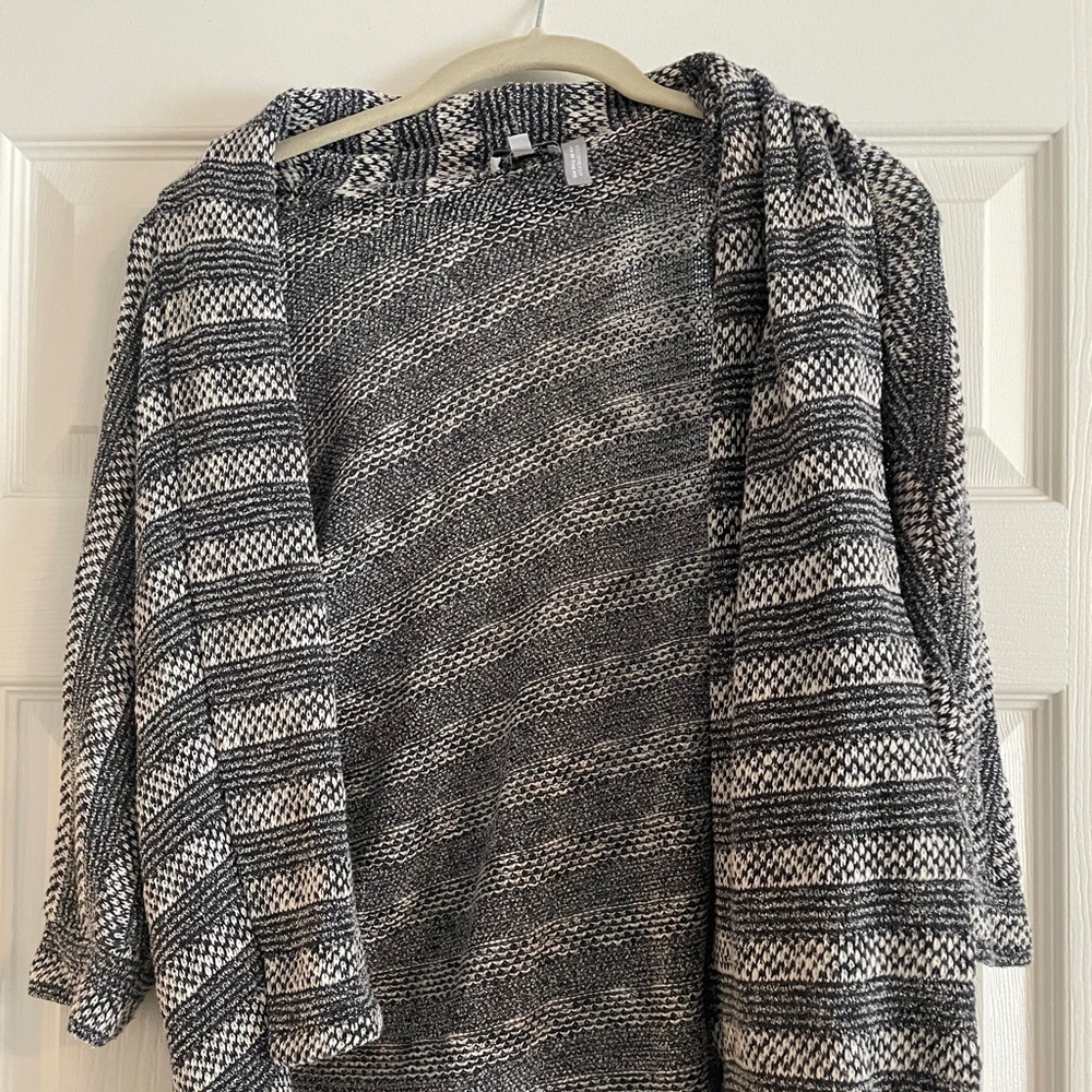 Maternity medium splendid 3/4 sleeve shrug sweater